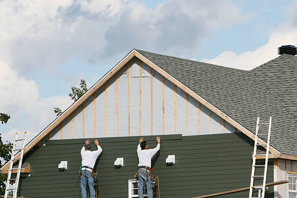 Professional Siding Installation technician working in Morristown, NJ
